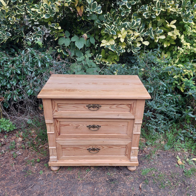 Small Antique Pine Chest of Drawers with 3 Drawers