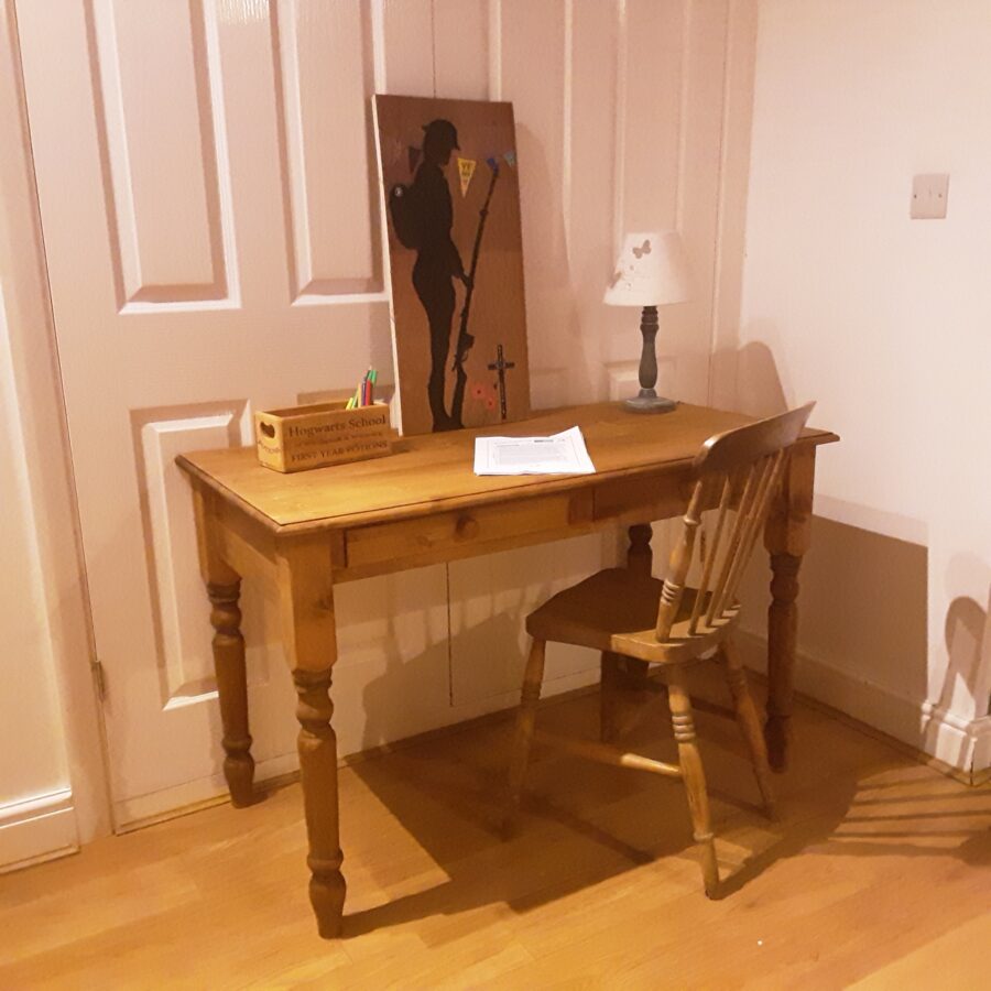 pine_desk
