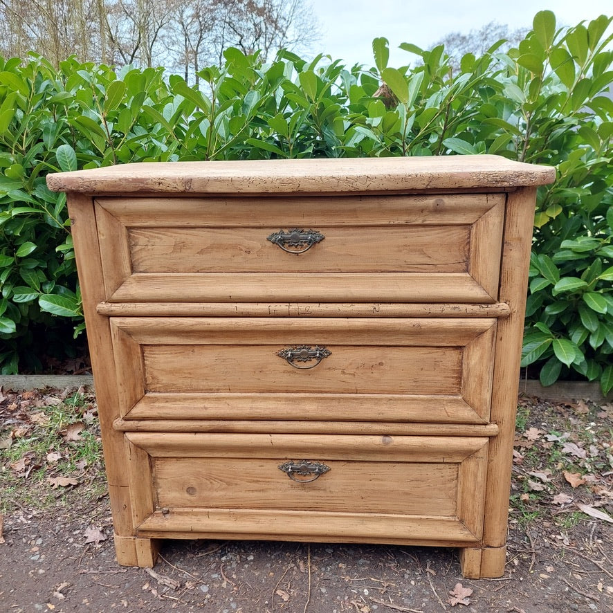 Restoring Antique Pine Chest of Drawers
