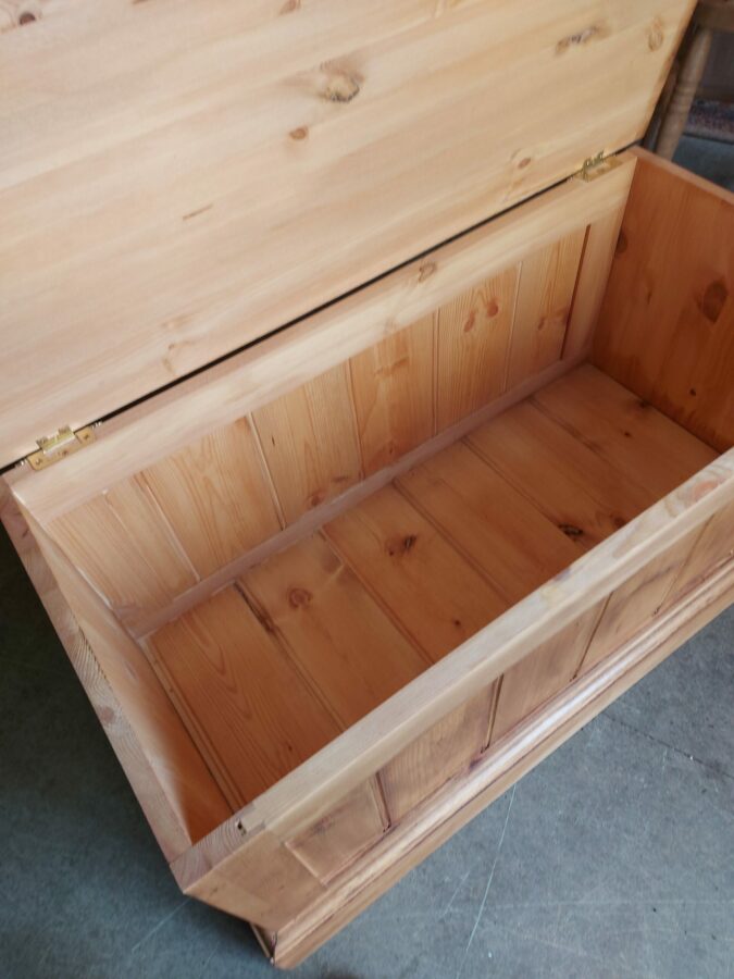 pine_blanket_box_toy_box